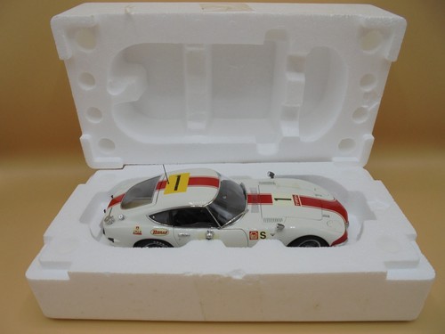 Autoart toyota 2000 gt 24 - 1:18,